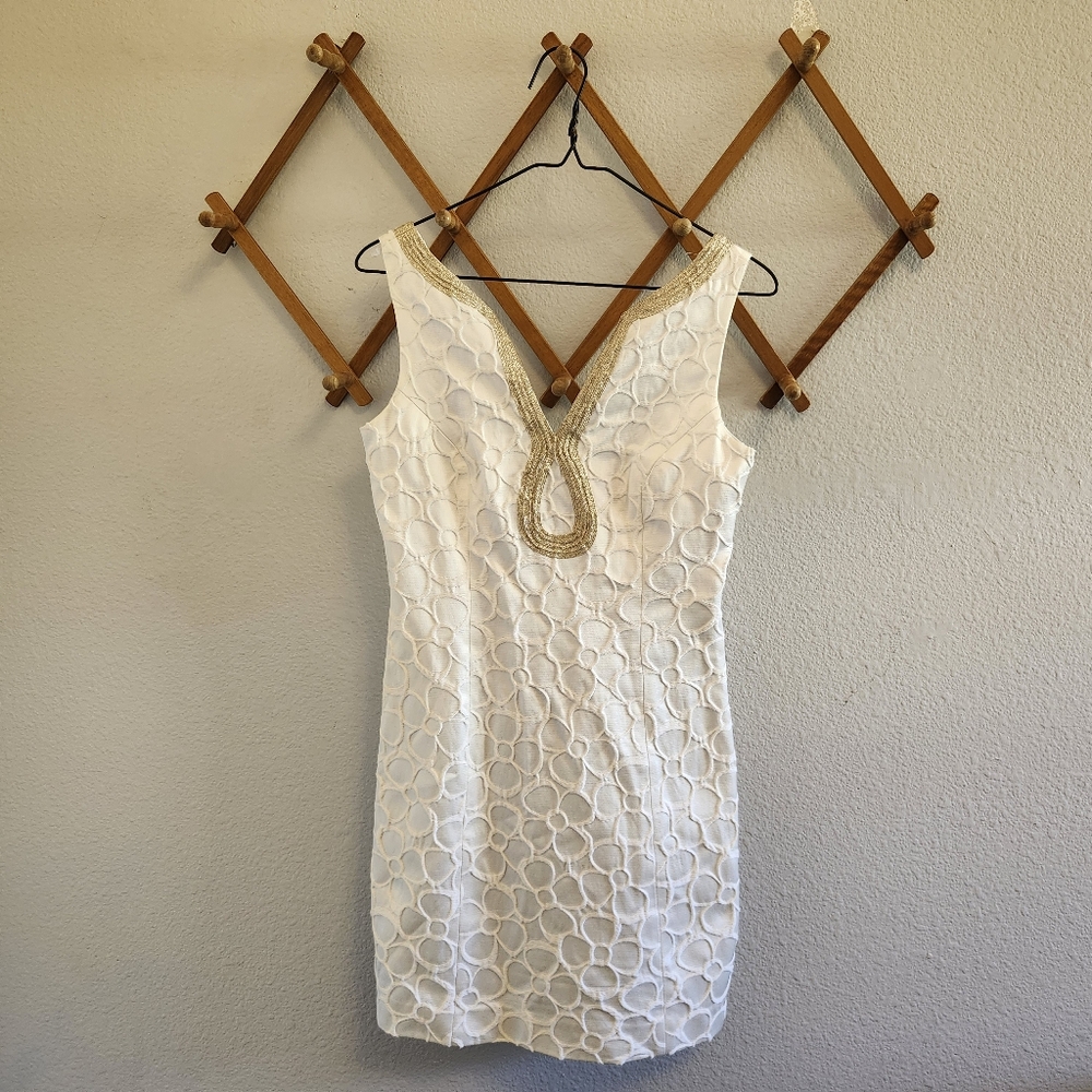 Lily Pulitzer Gold + White Keyhole Textured Flower Shift Dress